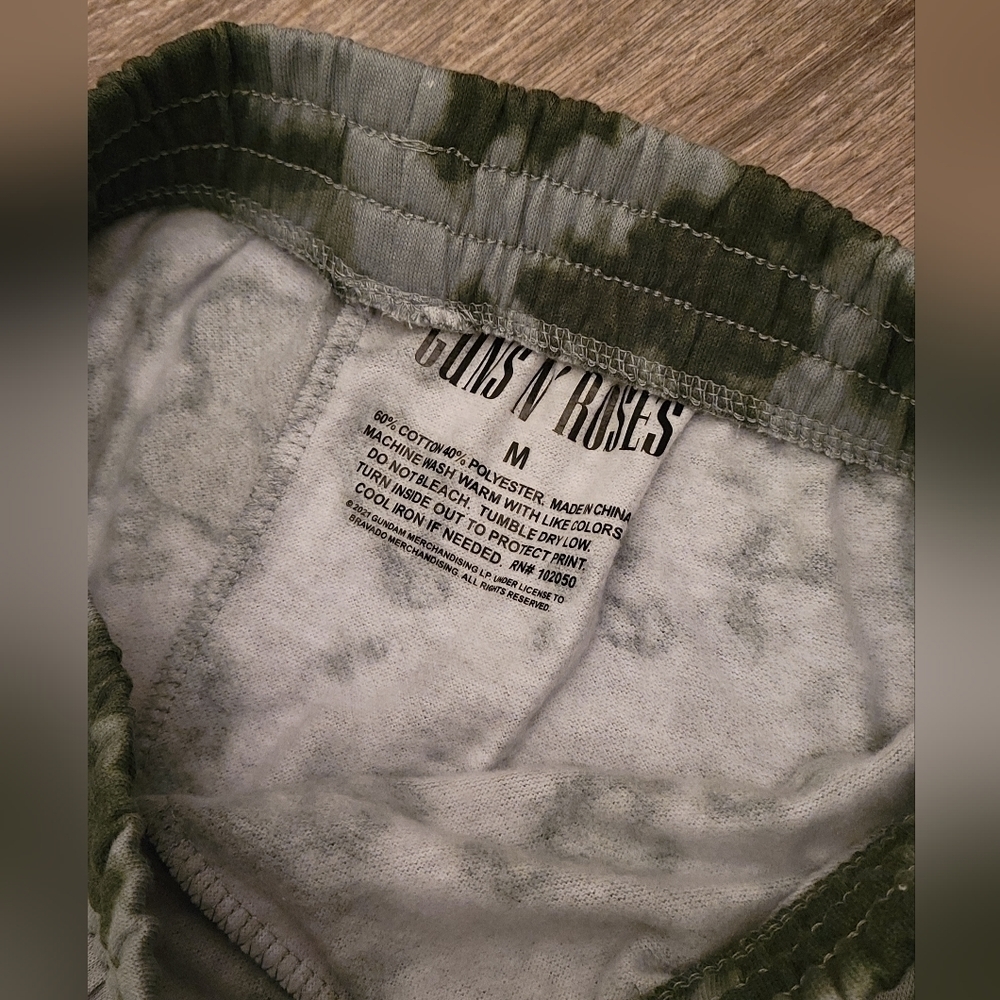 Guns N Roses Tie Dye Crop Lounge Sweatpants Medium - Picture 5 of 7